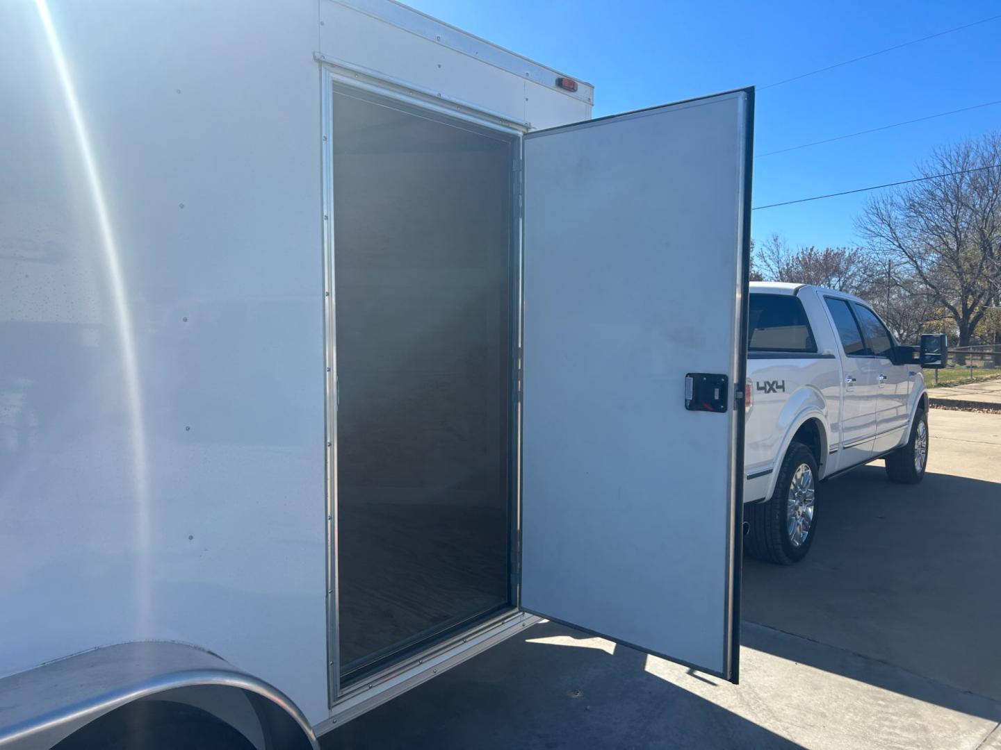 2020 White /TAN ENCLOSED TRAILER (59N1E1224LB) , located at 17760 Hwy 62, Morris, OK, 74445, 35.609104, -95.877060 - Photo#2